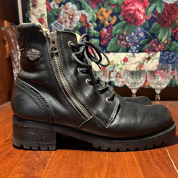 Harley-Davidson woman’s size 9 black leather boots. - Picture 7 of 12